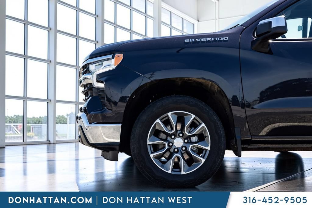 Used 2023 Chevrolet Silverado 1500 LT AWD/4WD image 29