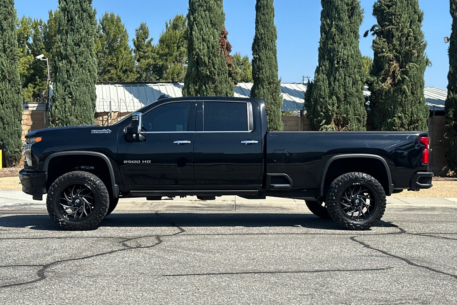 Used 2020 Chevrolet Silverado 2500 High Country w/ Technology Package AWD/4WD image 7