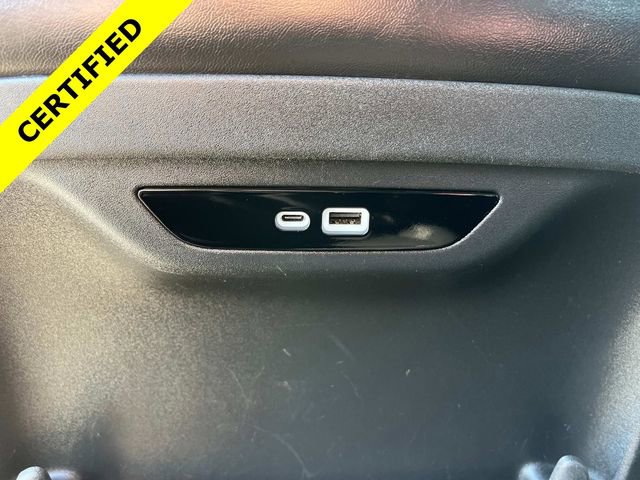 Used 2024 Chrysler Pacifica Touring-L image 7