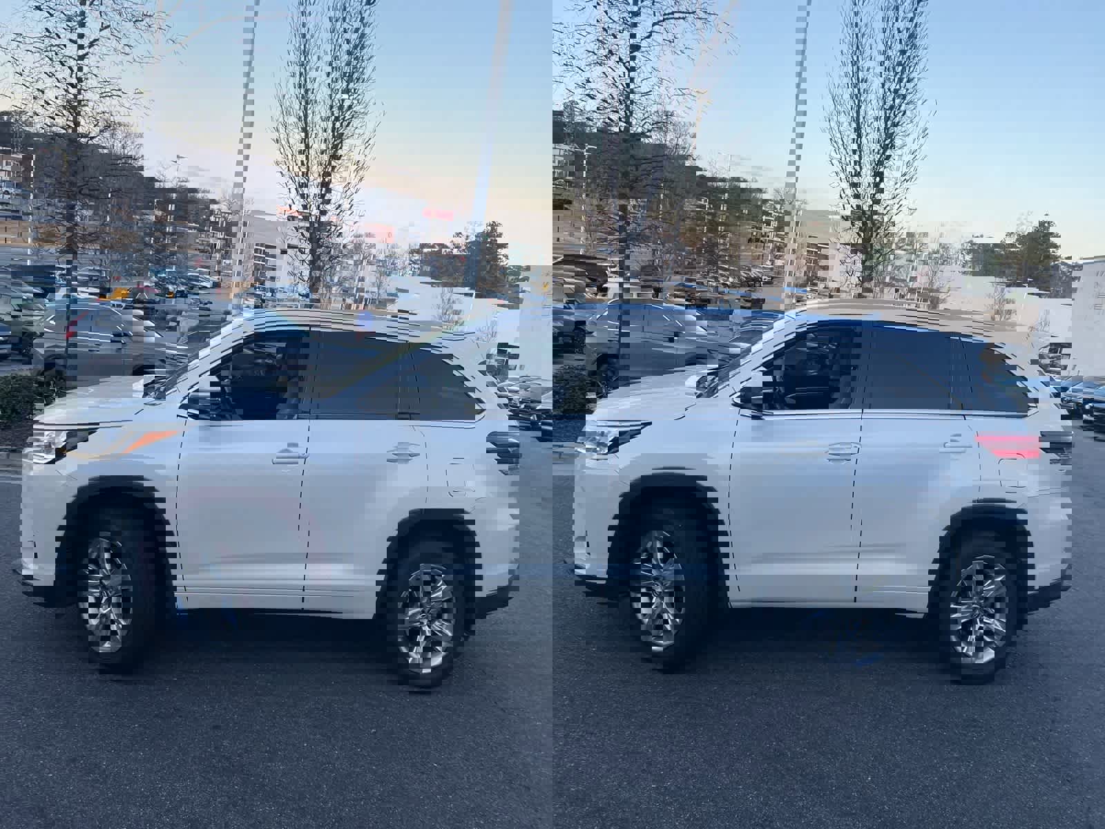 Used 2017 Toyota Highlander Limited image 6