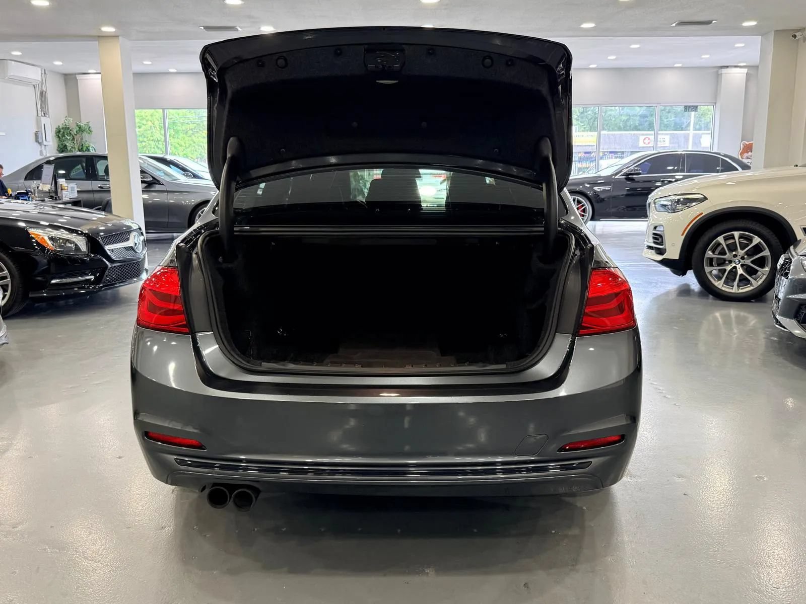 Used 2018 BMW 330i Sedan RWD image 36