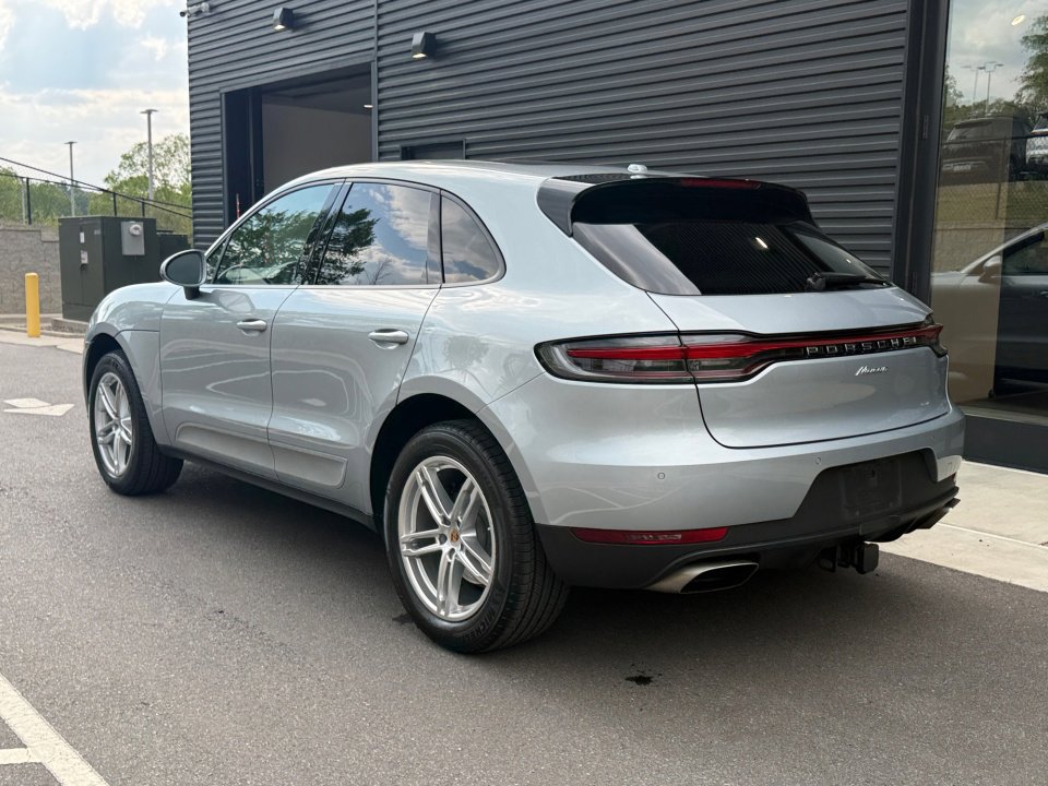 Certified 2020 Porsche Macan AWD/4WD image 3