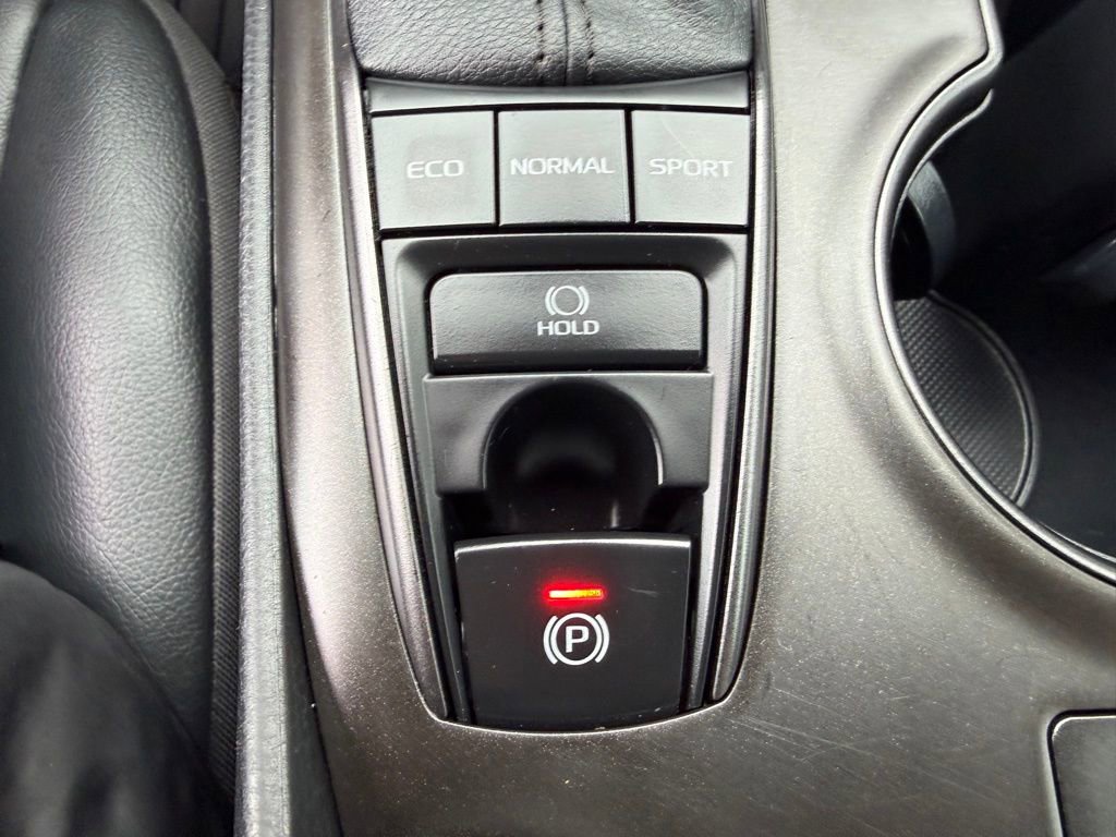 Used 2023 Toyota Camry XSE FWD image 19