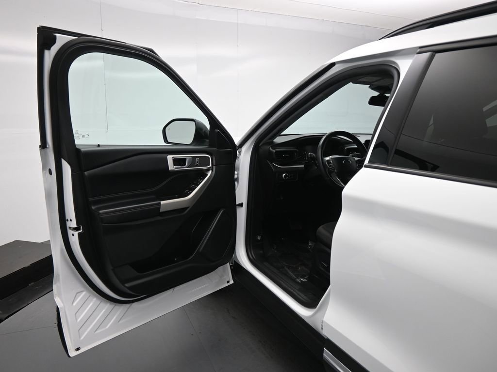 Certified 2021 Ford Explorer XLT image 8
