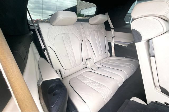 Used 2020 BMW X7 xDrive40i w/ Premium Package AWD/4WD image 30