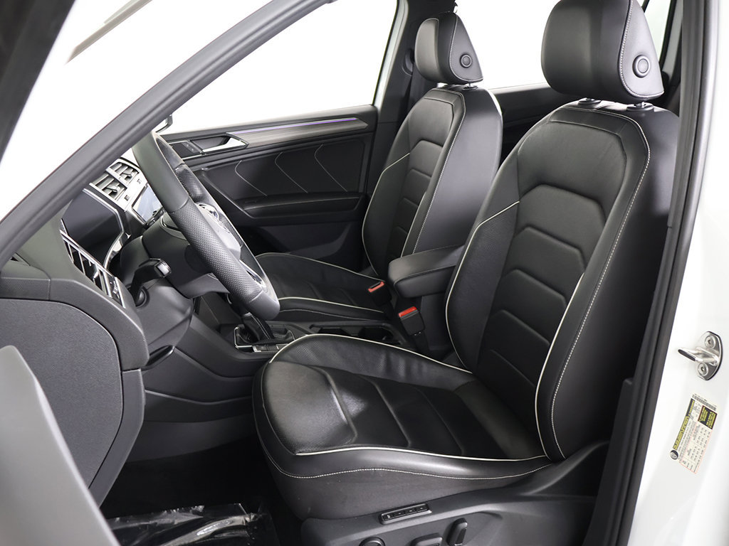 Used 2022 Volkswagen Tiguan SEL R-Line AWD/4WD image 32
