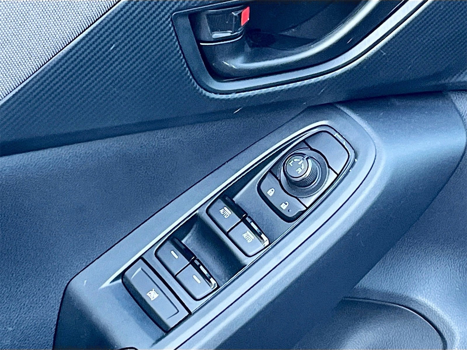 Used 2024 Subaru Crosstrek 2.0i Premium image 17