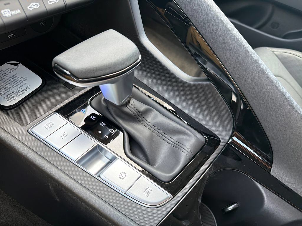 New 2026 Hyundai Elantra Limited FWD image 33