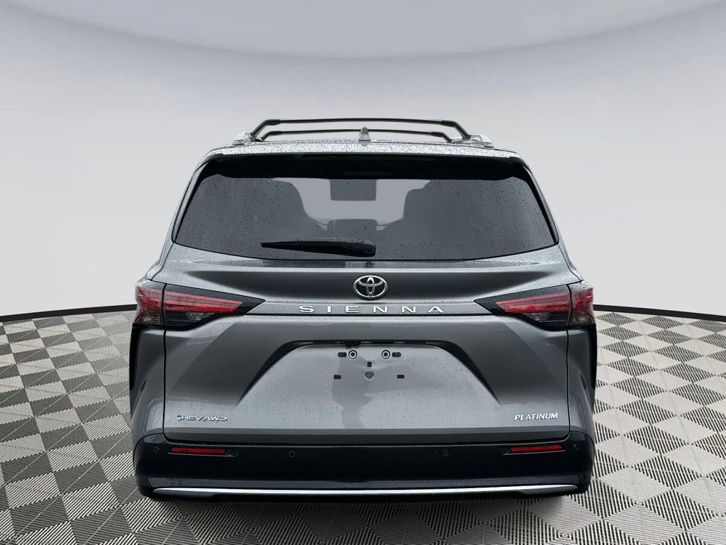 Used 2026 Toyota Sienna Platinum image 3