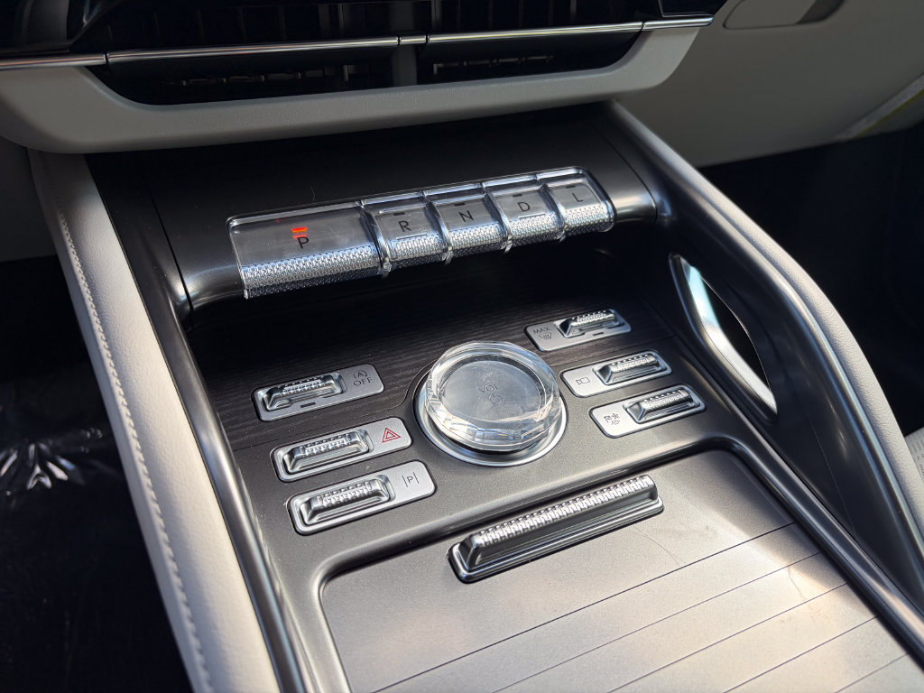 New 2026 Lincoln Nautilus Reserve AWD/4WD image 36