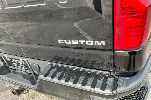 Used 2023 Chevrolet Silverado 1500 Custom image 25