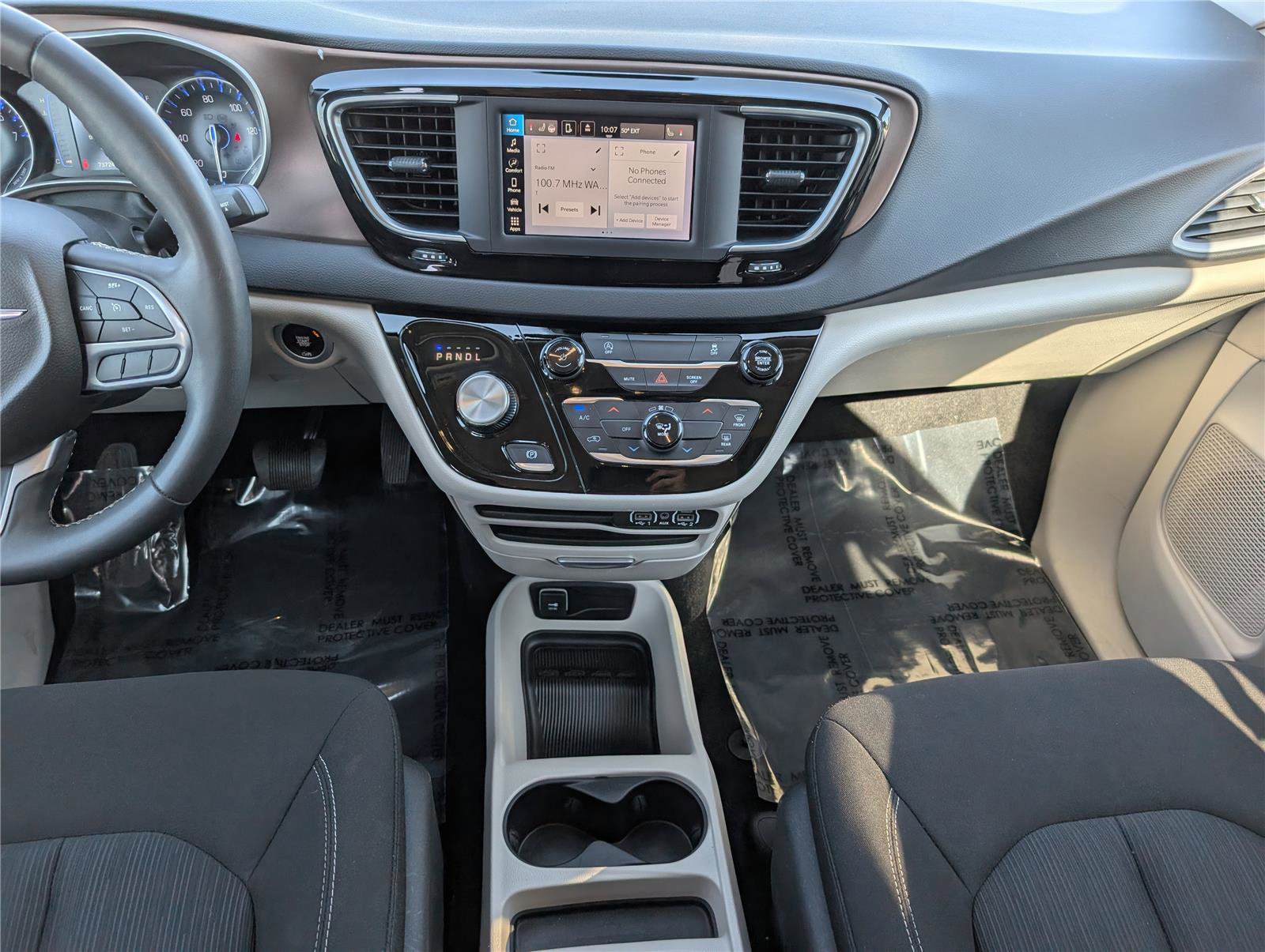 Used 2023 Chrysler Voyager LX image 19