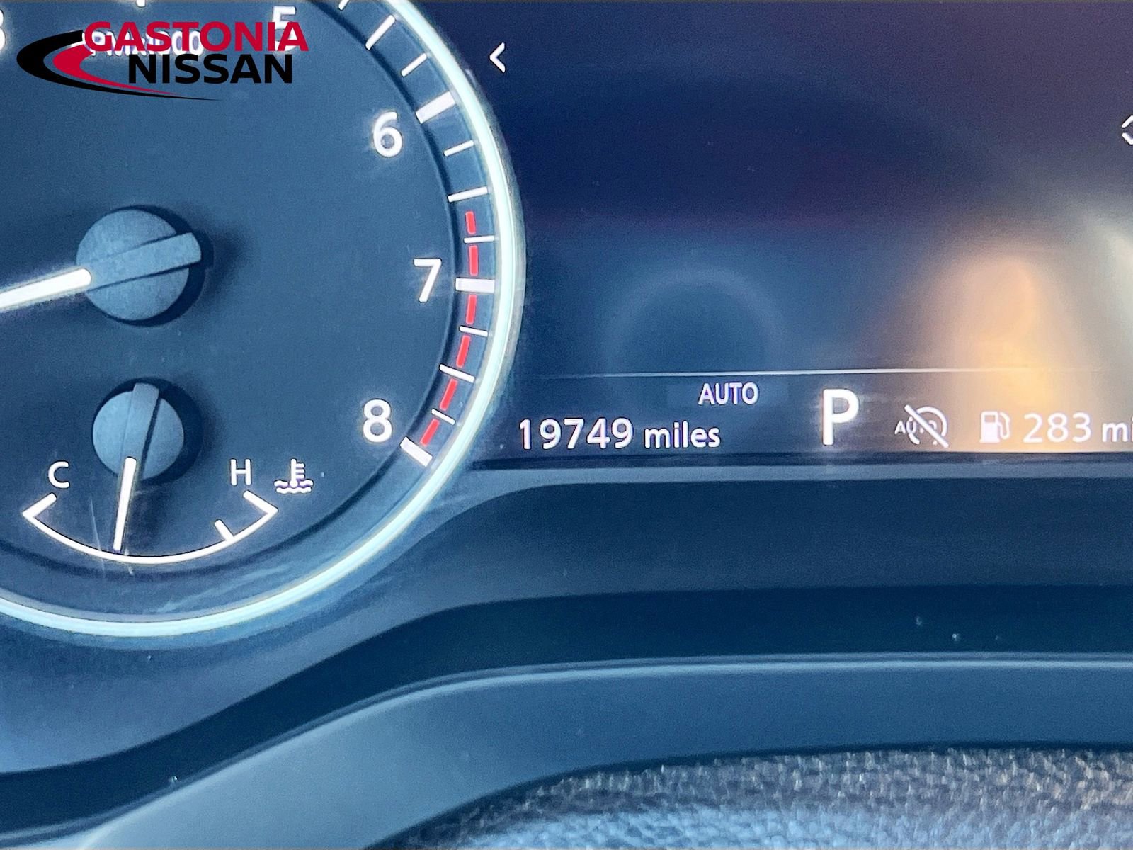Used 2024 Nissan Pathfinder S image 15