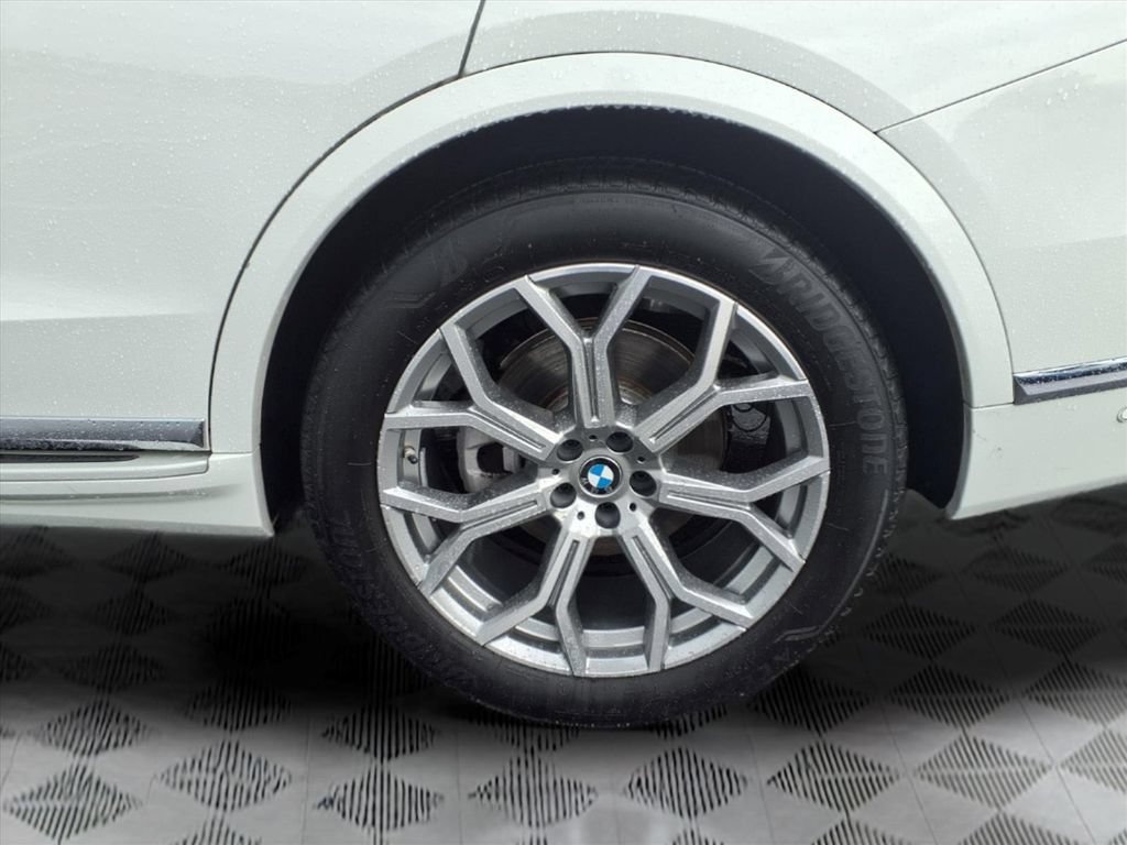 Used 2026 BMW X7 xDrive40i AWD/4WD image 9