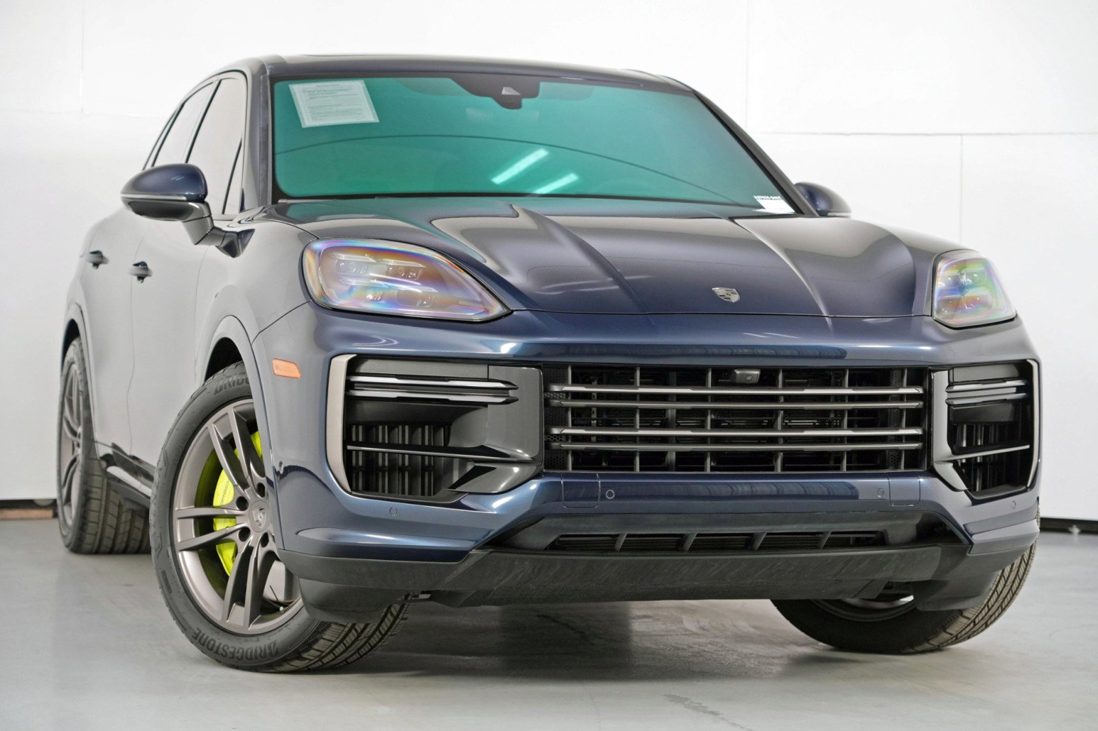 Used 2025 Porsche Cayenne Turbo image 4