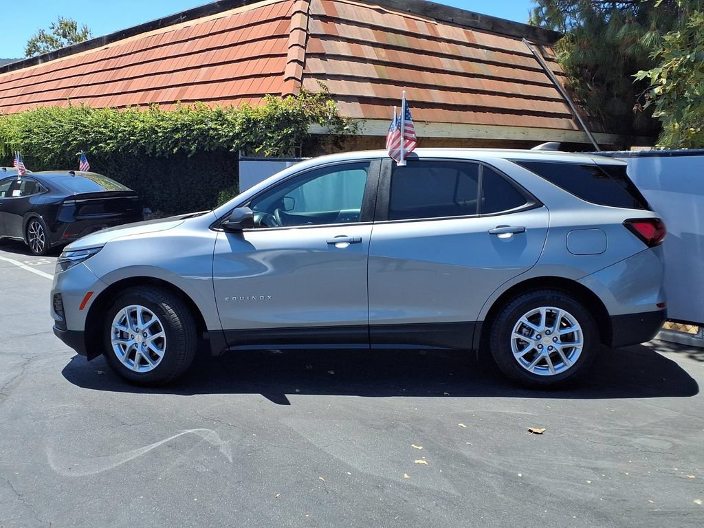 Used 2024 Chevrolet Equinox LS FWD image 3