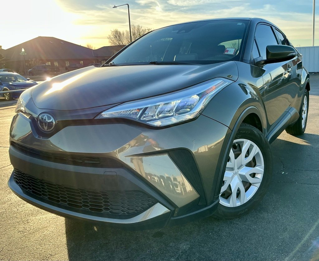 Used 2021 Toyota C-HR LE image 3