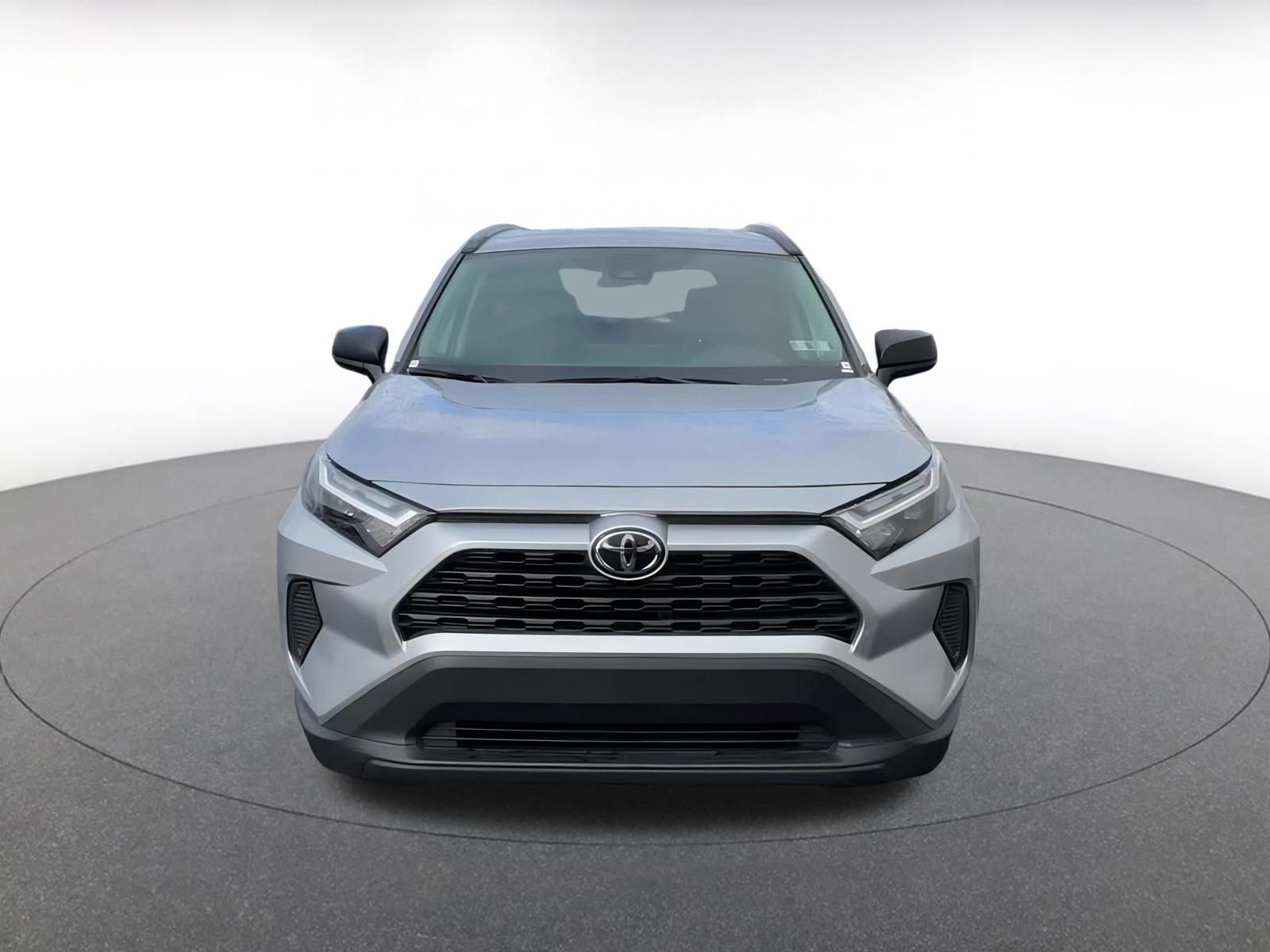 Used 2025 Toyota RAV4 LE image 5