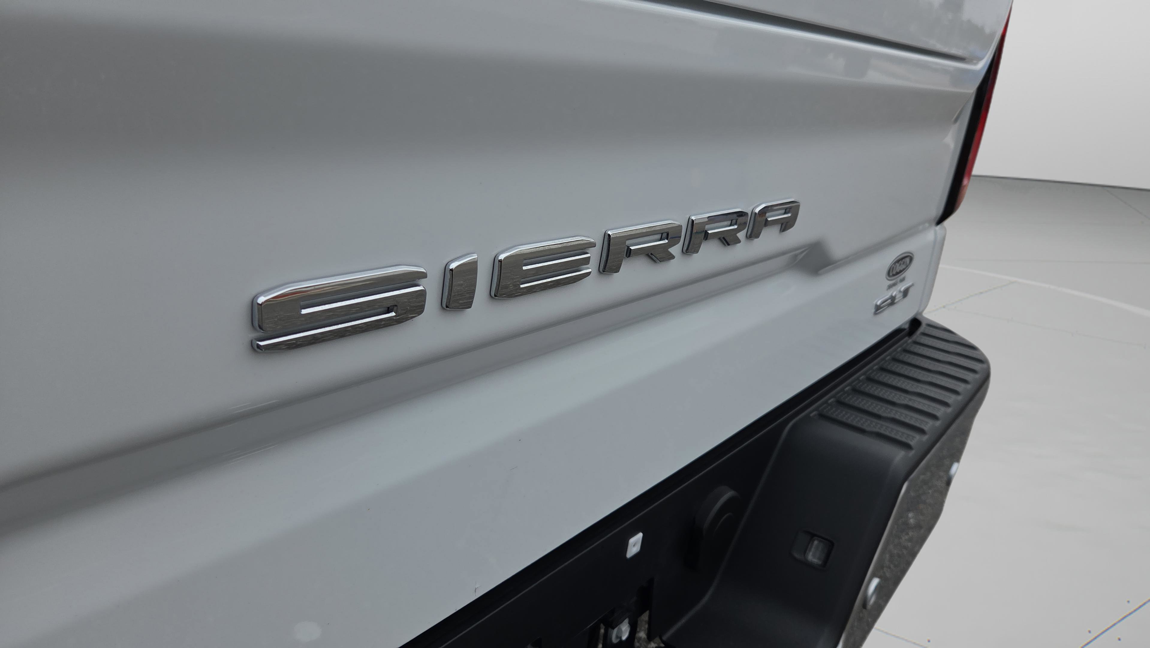 Used 2026 GMC Sierra 1500 SLT w/ SLT Premium Plus Package AWD/4WD image 17