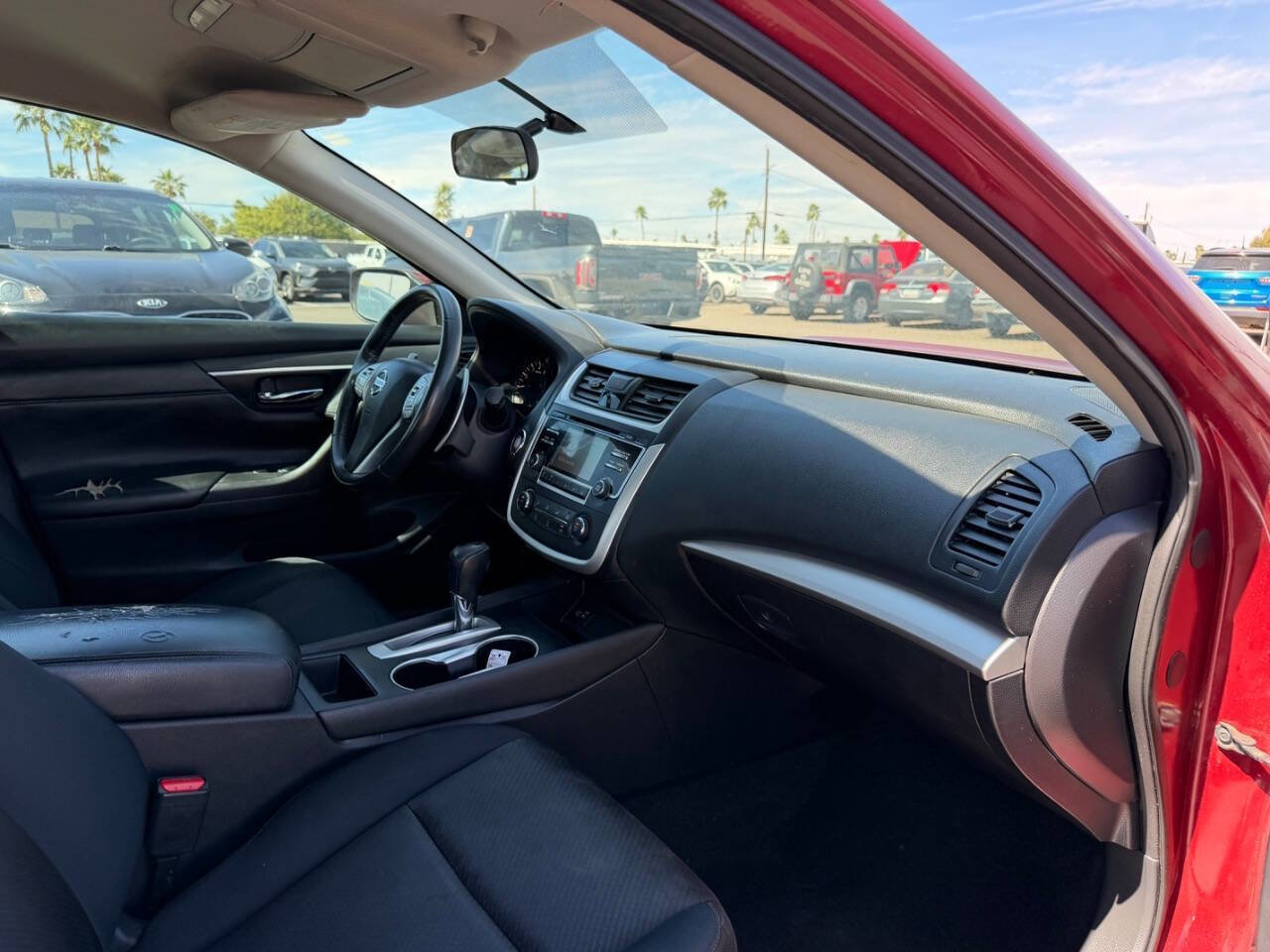 Used 2016 Nissan Altima 2.5 SR w/ LED Appearance Package image 29