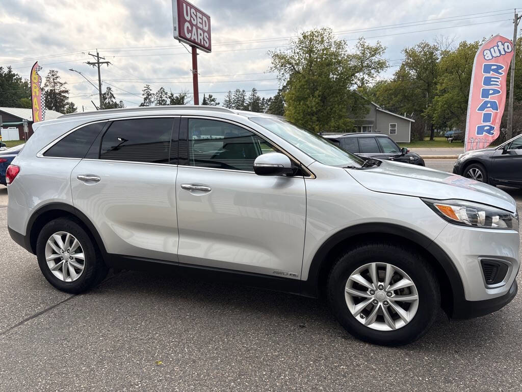 Used 2017 Kia Sorento AWD image 5