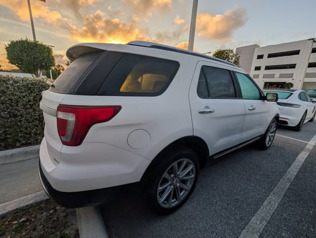 Used 2017 Ford Explorer Limited image 10