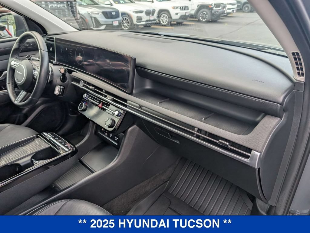 Used 2025 Hyundai Tucson Limited AWD/4WD image 34