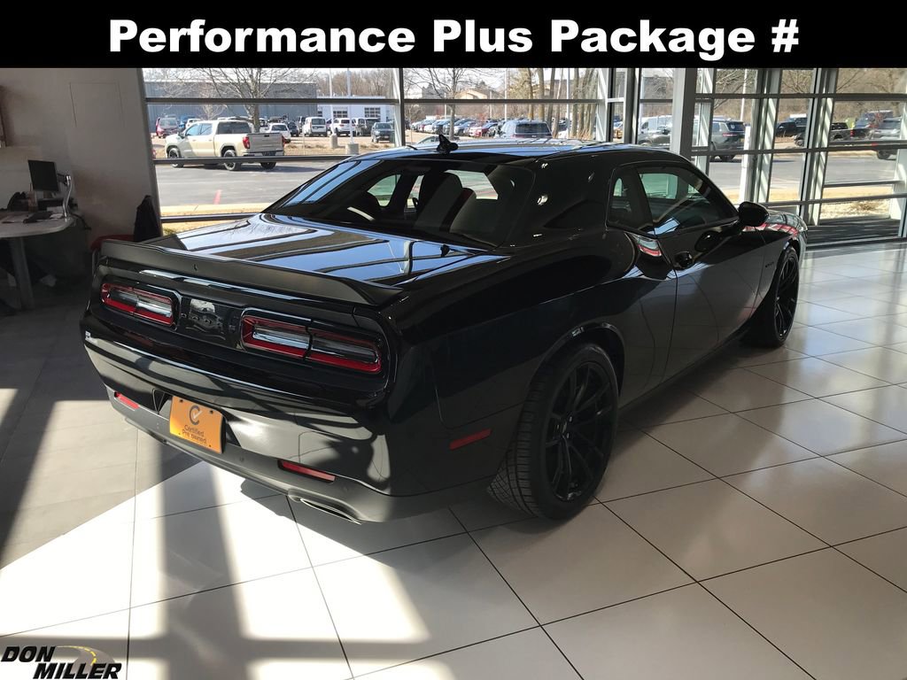 Certified 2020 Dodge Challenger R/T w/ Carbon/Suede Interior Package image 6