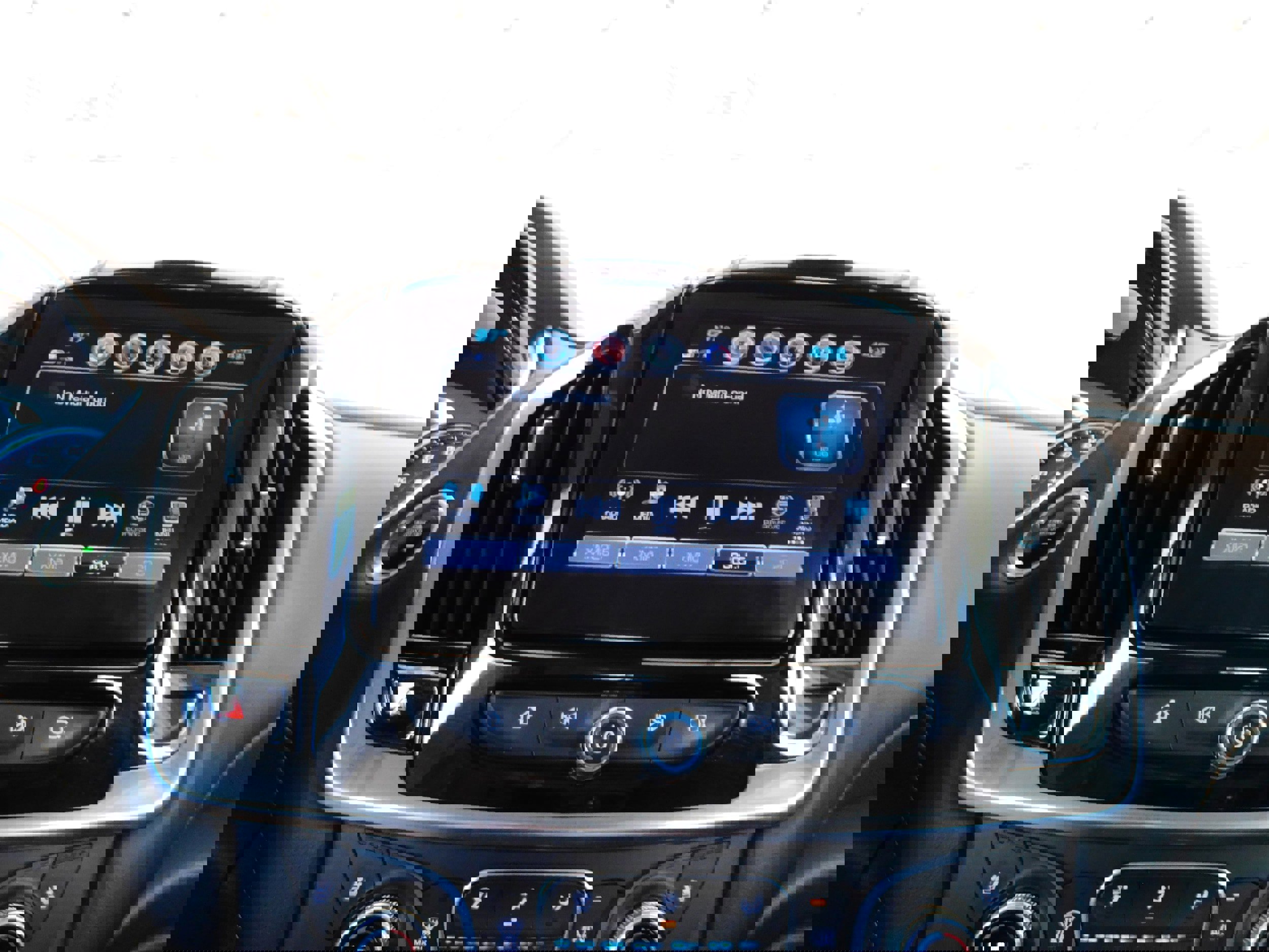 Used 2018 Chevrolet Traverse Premier w/ Driver Confidence II Package image 17