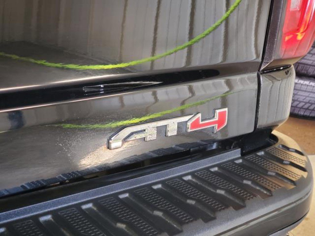 Used 2022 GMC Sierra 2500 AT4 w/ AT4 Premium Plus Package AWD/4WD image 8