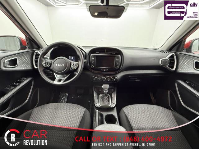 Used 2022 Kia Soul LX image 14