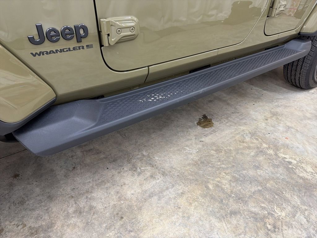 New 2026 Jeep Wrangler Unlimited Sahara AWD/4WD image 14