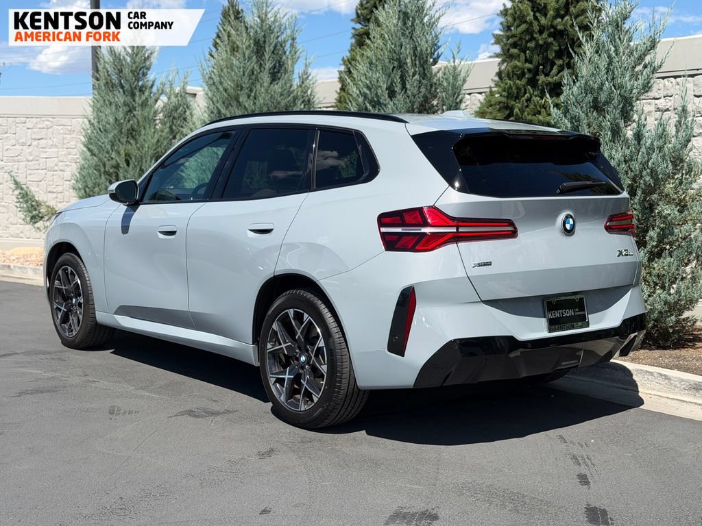 Used 2025 BMW X3 xDrive30i w/ Premium Package AWD/4WD image 4