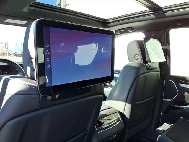 New 2026 Cadillac Escalade Luxury w/ LPO, Radiant Package image 8