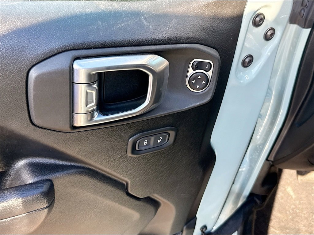 Used 2023 Jeep Wrangler Unlimited w/ Cold Weather Group image 34