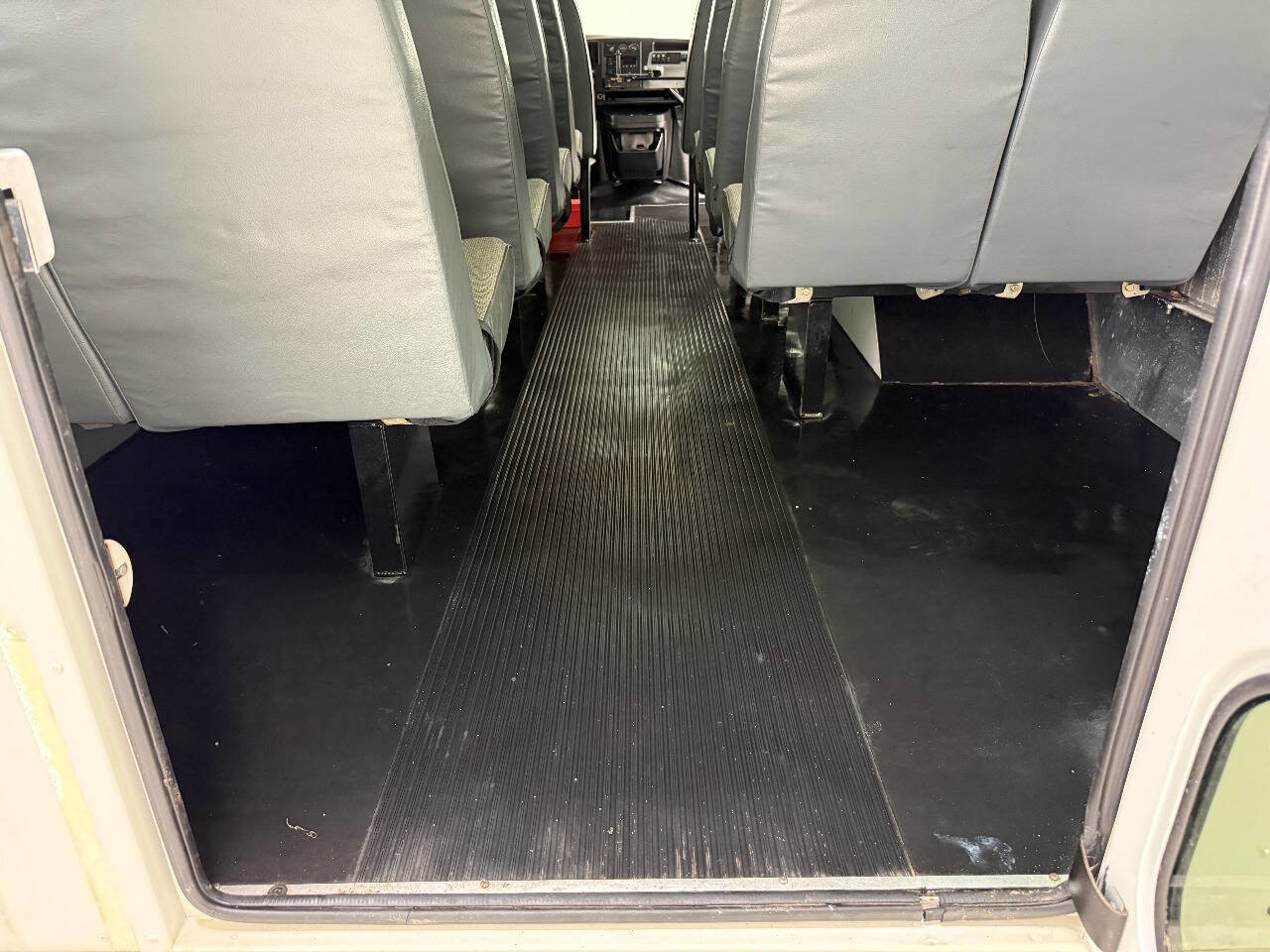 Used 2004 Chevrolet Express 3500 3500 2dr Commercial/Cutaway/Ch w/ School Bus Package image 31