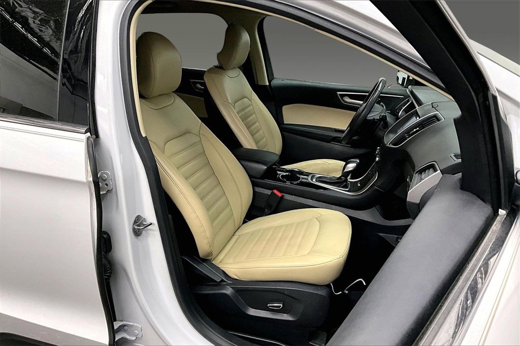 Used 2018 Ford Edge SEL w/ Equipment Group 201A image 4