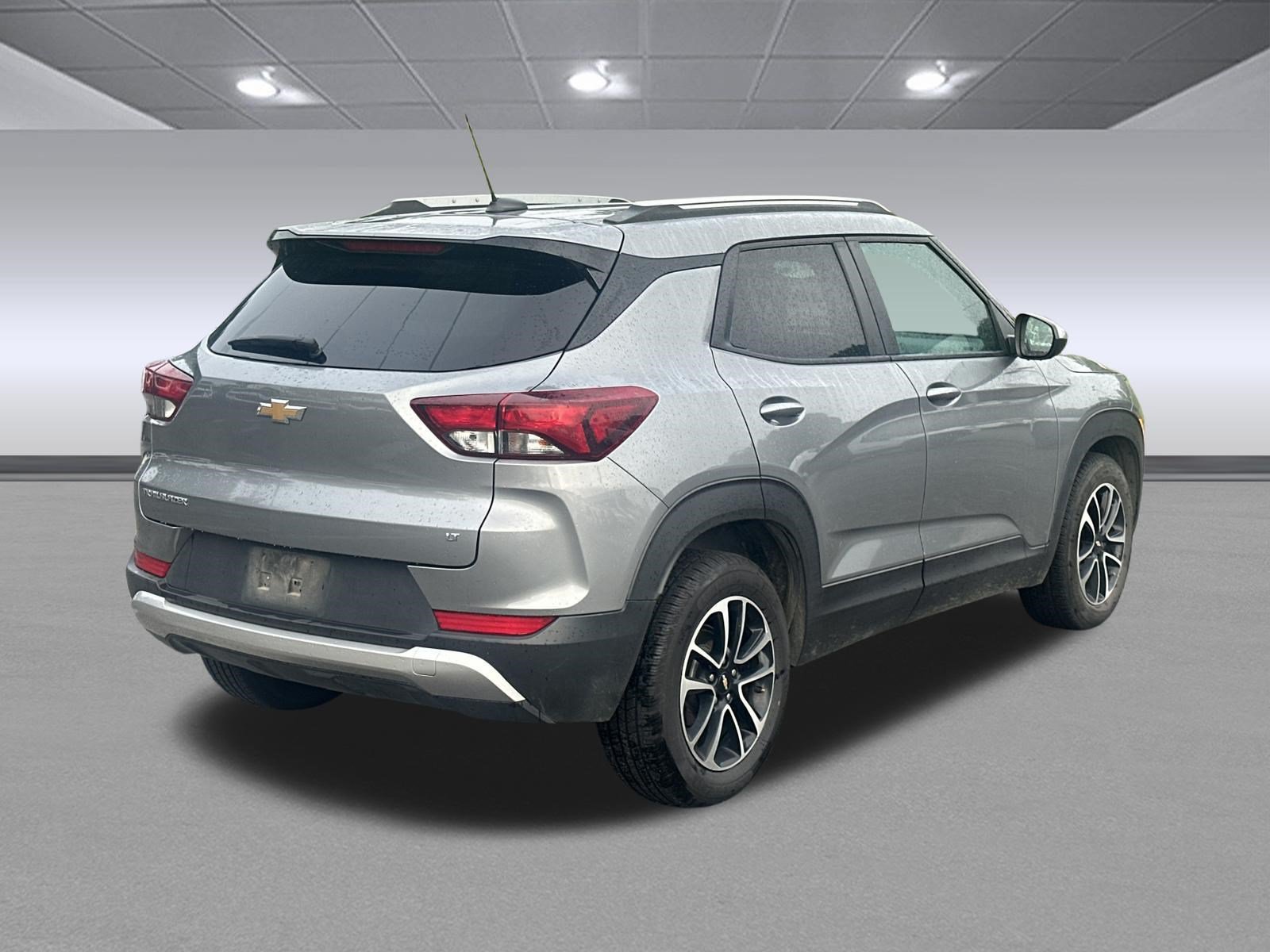 Used 2025 Chevrolet TrailBlazer LT FWD image 3