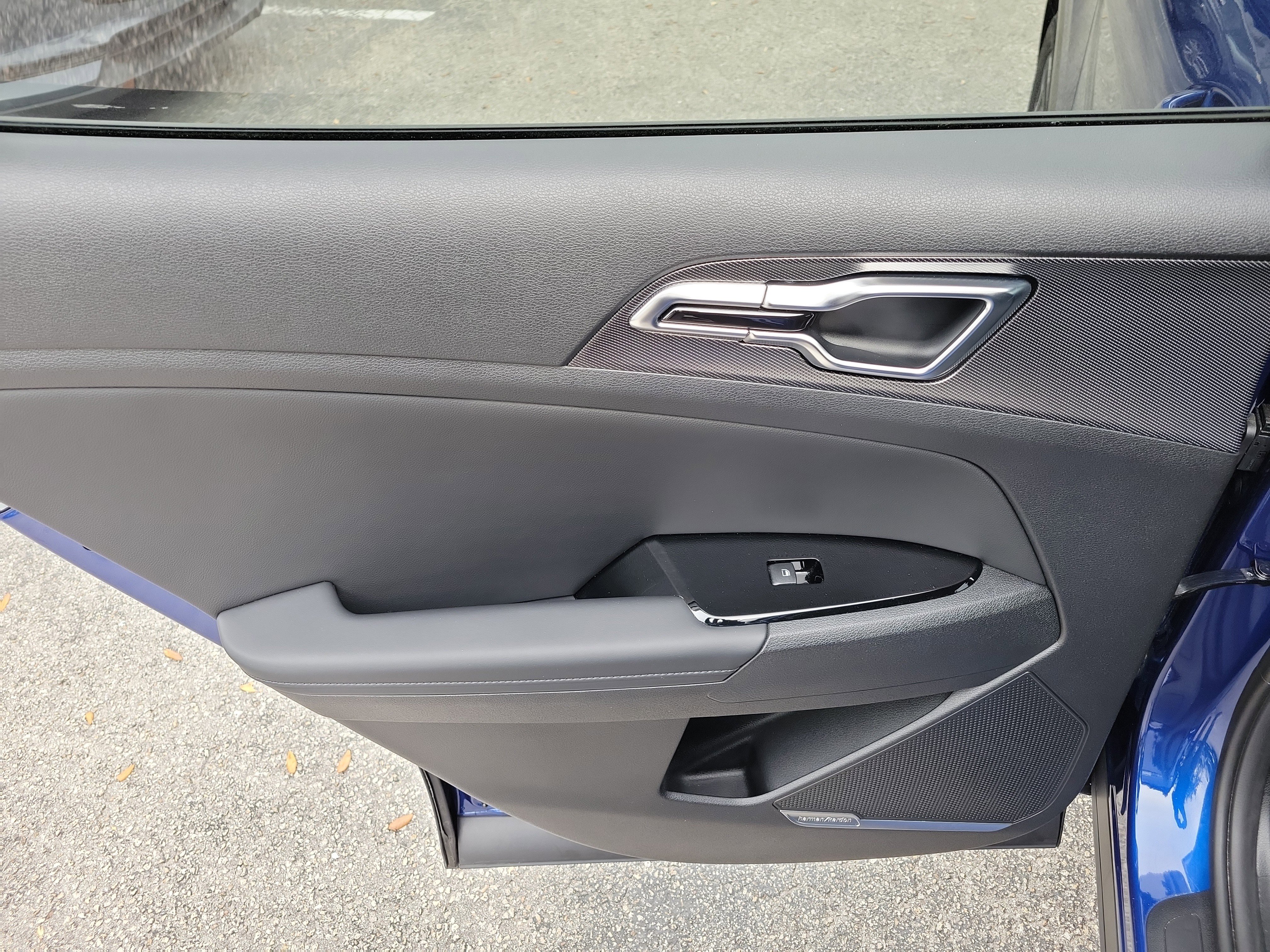 Certified 2025 Kia Sportage SX image 16