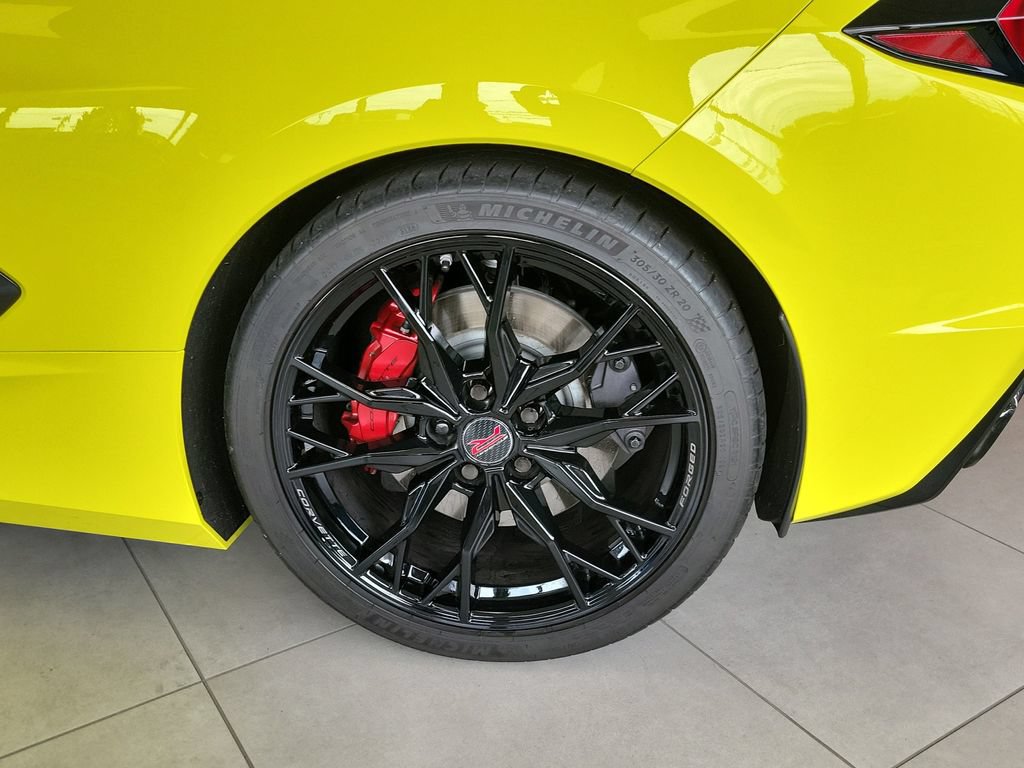 Used 2023 Chevrolet Corvette Stingray Premium Conv w/ Z51 Performance Package RWD image 15
