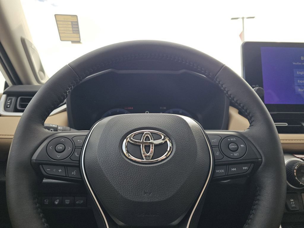 Used 2025 Toyota RAV4 Limited w/ Advanced Technology Package image 32