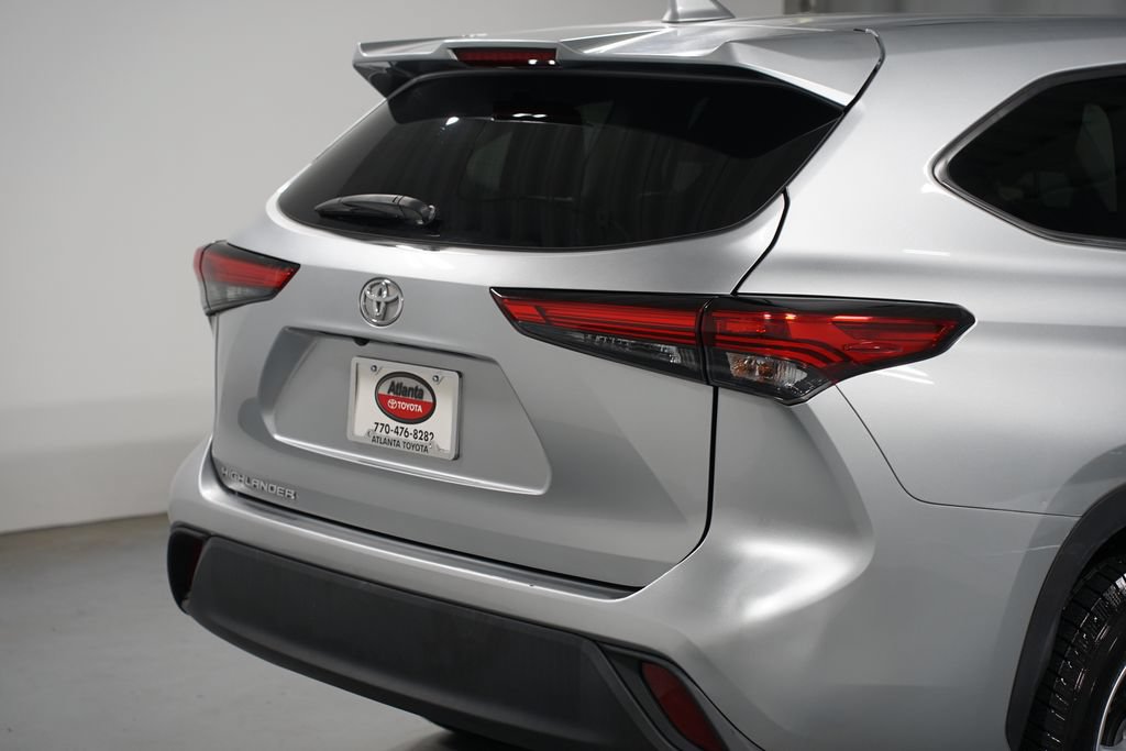 Used 2021 Toyota Highlander L FWD image 9