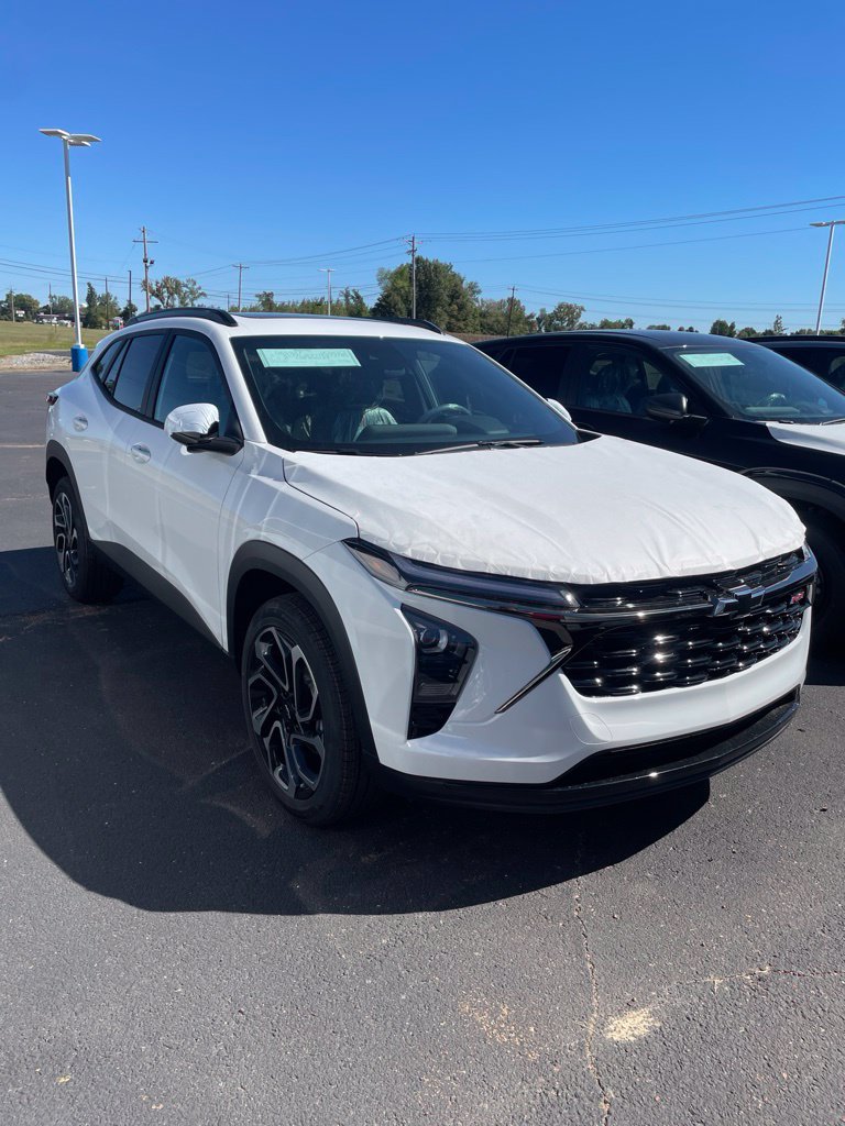 New 2026 Chevrolet Trax RS w/ Sunroof Package