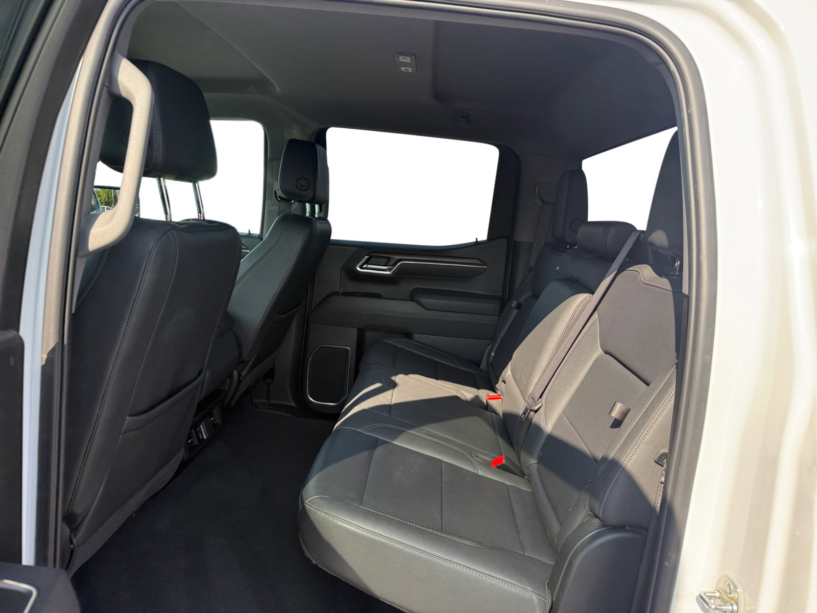 Used 2025 GMC Sierra 1500 SLT AWD/4WD image 16