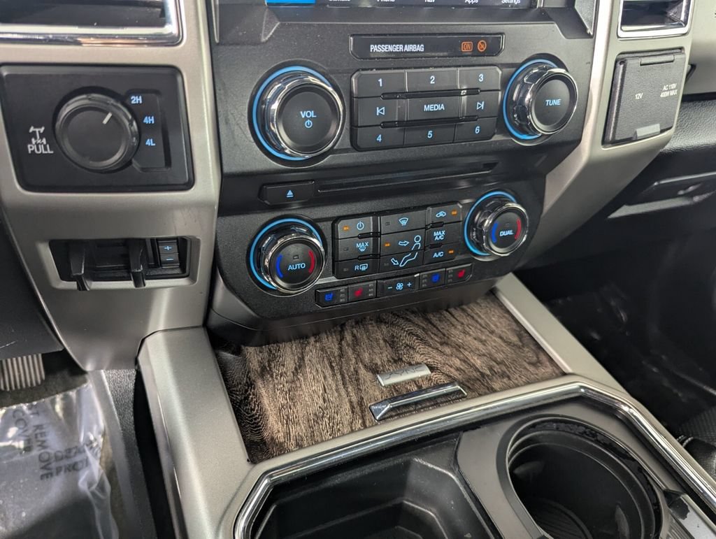 Used 2017 Ford F250 Lariat w/ Lariat Ultimate Package AWD/4WD image 19