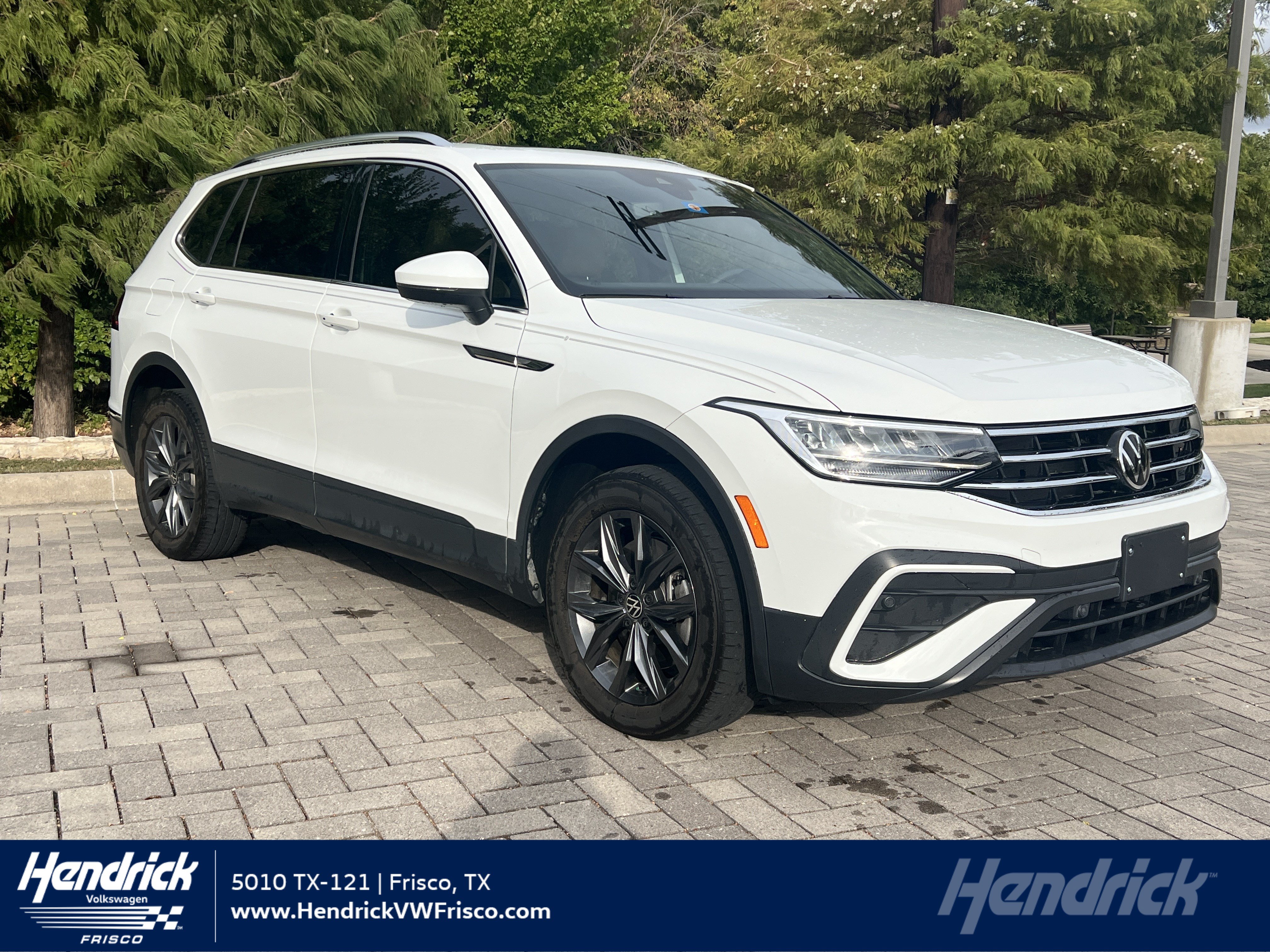 Certified 2022 Volkswagen Tiguan SE w/ Panoramic Sunroof Package FWD image 1