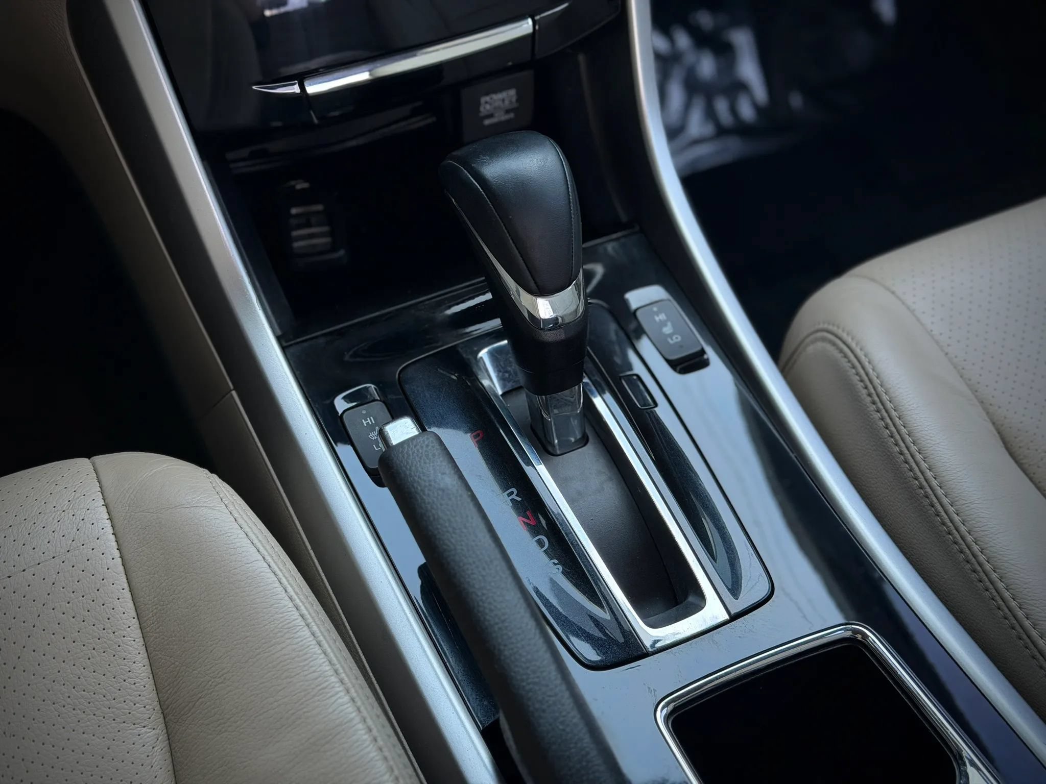 Used 2016 Honda Accord Touring image 18