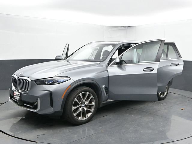 Used 2024 BMW X5 xDrive40i AWD/4WD image 53