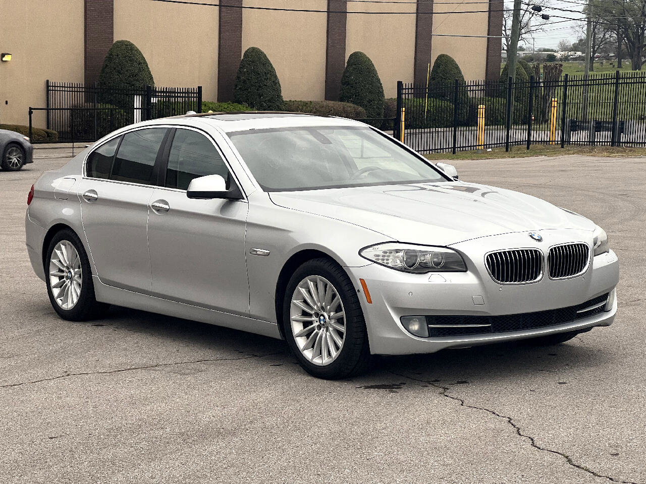 Used 2011 BMW 535i Sedan image 3