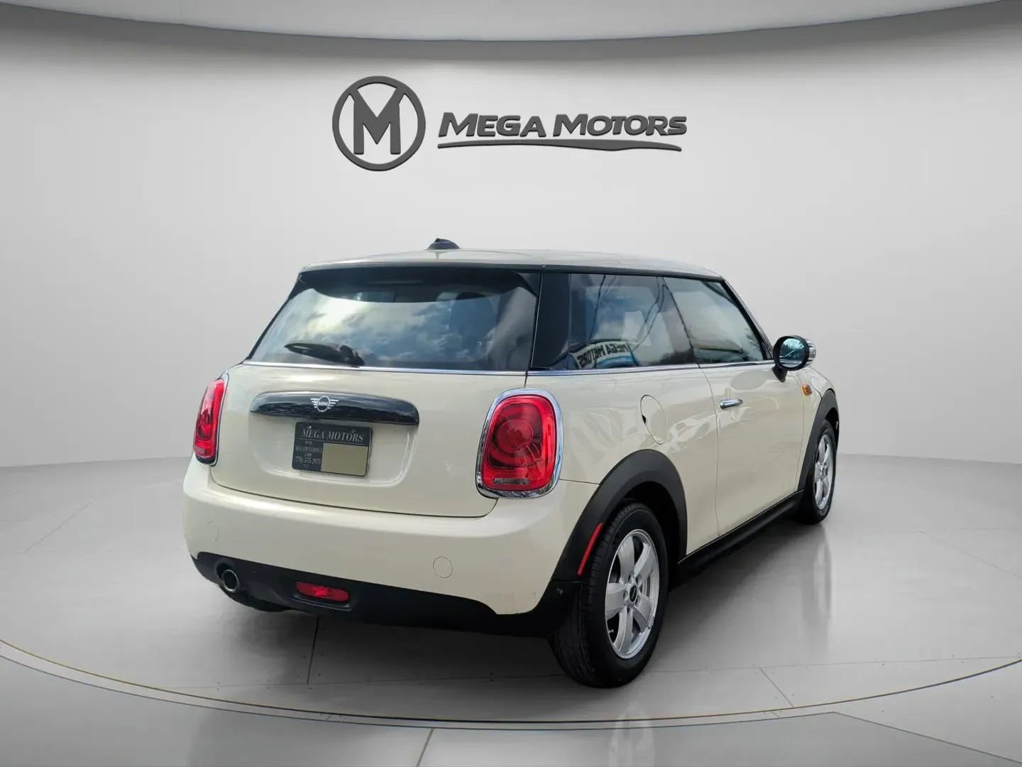 Used 2019 MINI Cooper 2-Door Hardtop FWD image 7